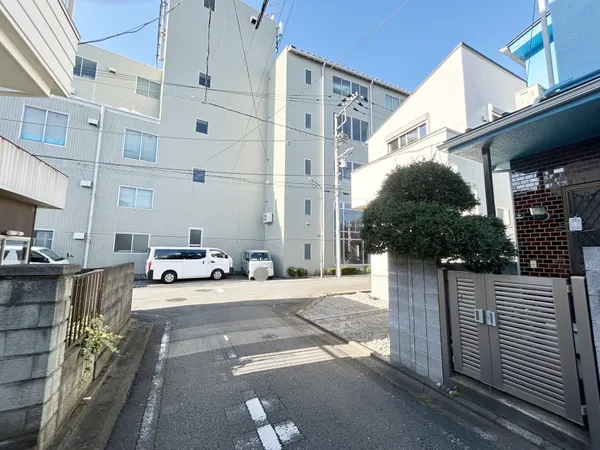 南西側前面道路