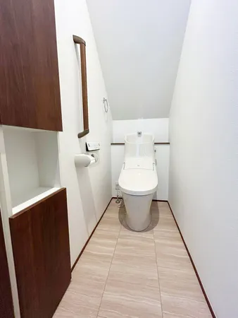 トイレ内にも収納あり