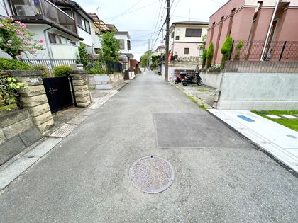 八王子市長沼町 新築戸建 前面道路含む外観 前面道路含む外観