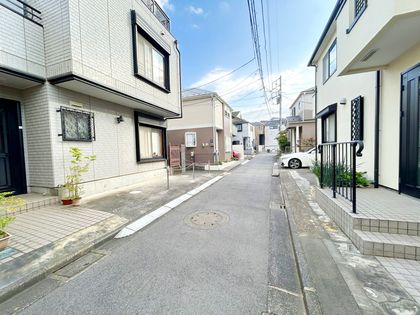 練馬区東大泉3丁目 戸建 前面道路含む外観 前面道路含む外観