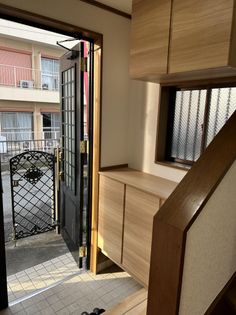 八王子市暁町2丁目 戸建 玄関