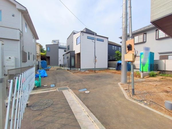 八王子市長房町 新築戸建3号棟 前面道路含む外観