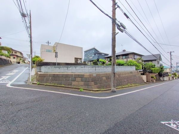 前面道路含む外観