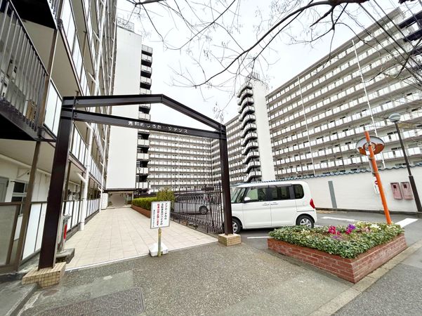 秀和めじろ台レジデンス 外観