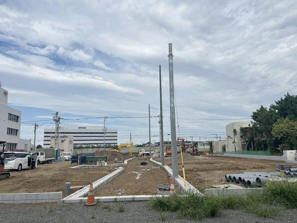 前面道路含む外観
