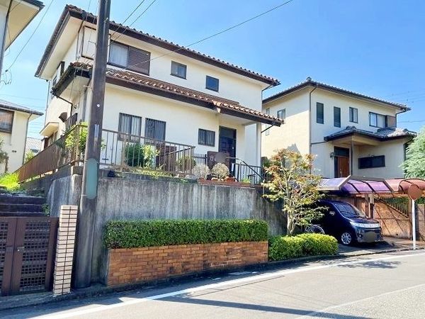 前面道路含む外観