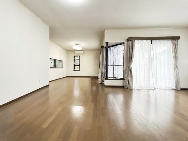 多摩市聖ヶ丘2丁目 戸建 リビング