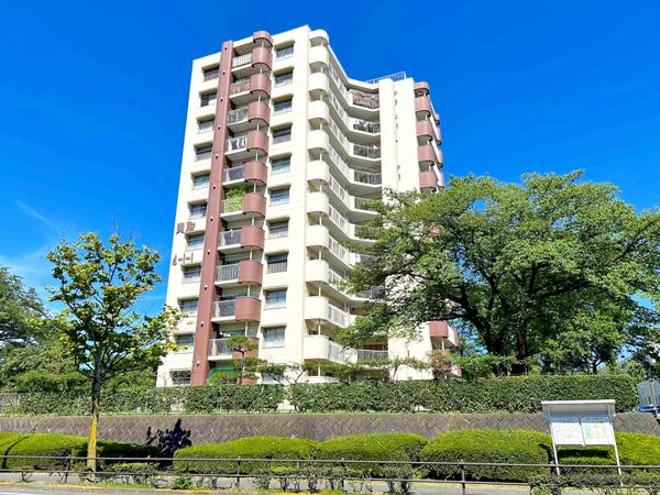 多摩ニュータウン貝取団地 4-1-1号棟 外観