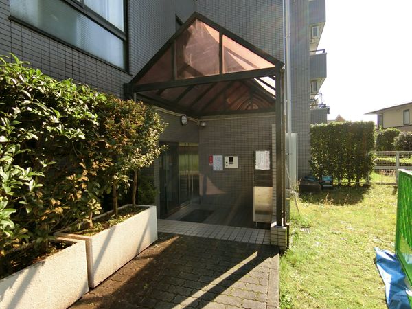 エクセレント聖蹟桜ヶ丘 エントランス エクセレント聖蹟桜ヶ丘 エントランス