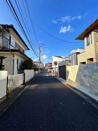 前面道路含む外観