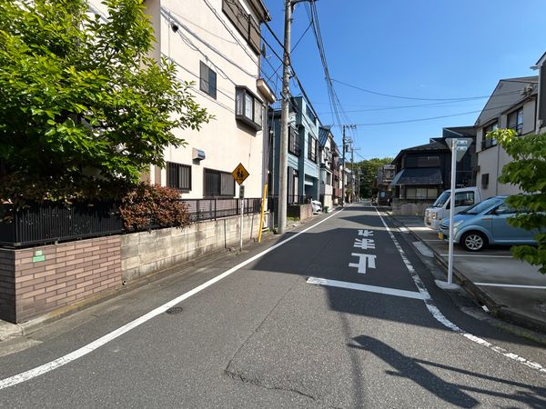 前面道路含む外観