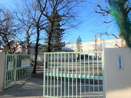 杉並区立桃井第四小学校（約650ｍ）