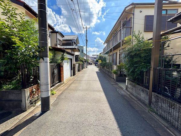 前面道路含む外観