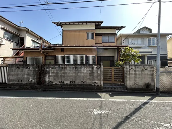 建築条件付き売地ではございません、お好きな工務店・ハウスメーカーで建築いただけます。