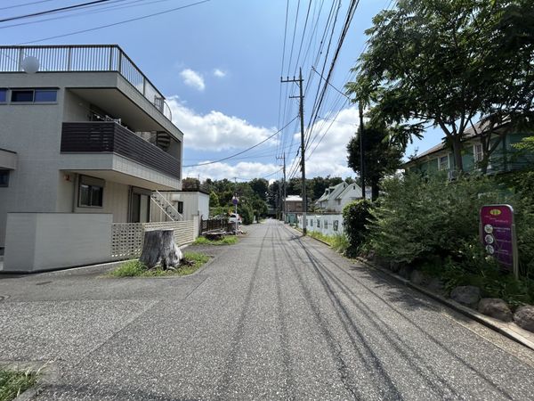 前面道路含む外観