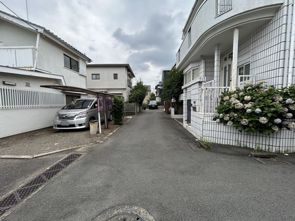 前面道路含む外観