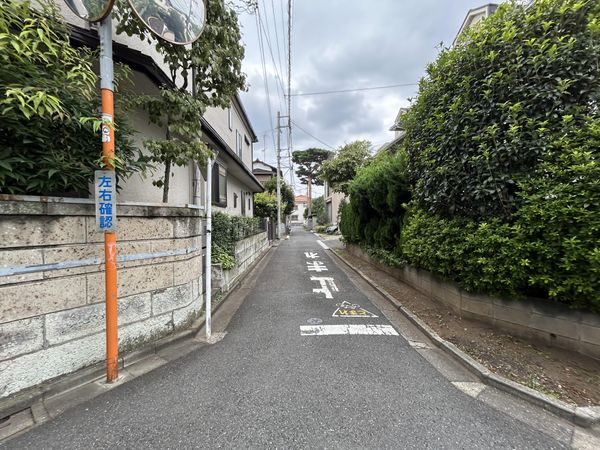 前面道路含む外観
