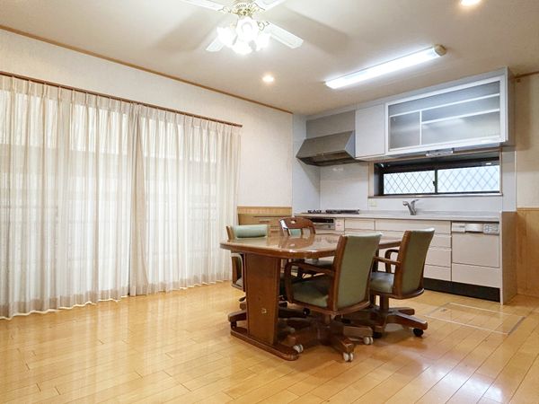 昭島市東町4丁目 戸建 リビング