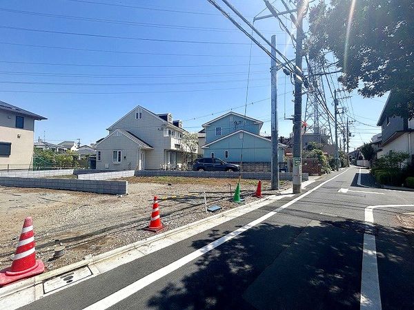 練馬区関町南2丁目 新築2号棟 前面道路含む外観