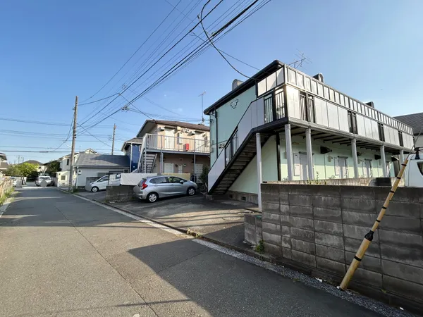 前面道路含む外観