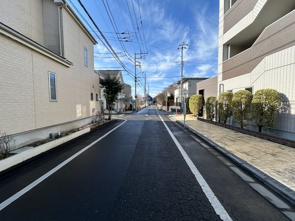 国分寺市戸倉3丁目 1区画 前面道路含む外観