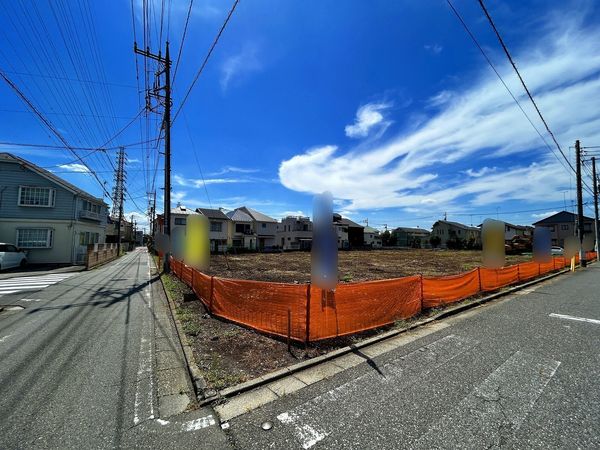 前面道路含む外観