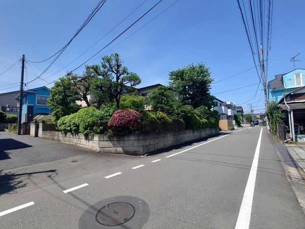 前面道路含む外観