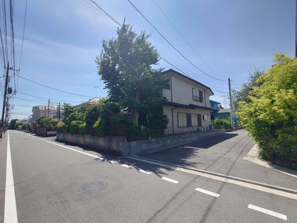 前面道路含む外観