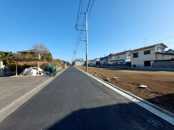 国分寺市富士本1丁目 8区画 前面道路含む外観