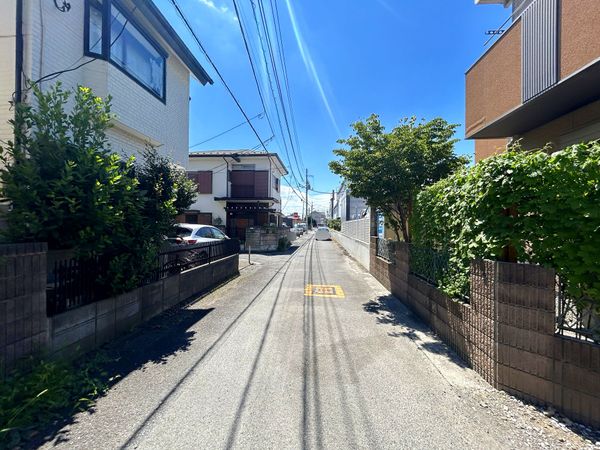 国分寺市西町5丁目 前面道路含む外観 国分寺市西町5丁目 前面道路含む外観