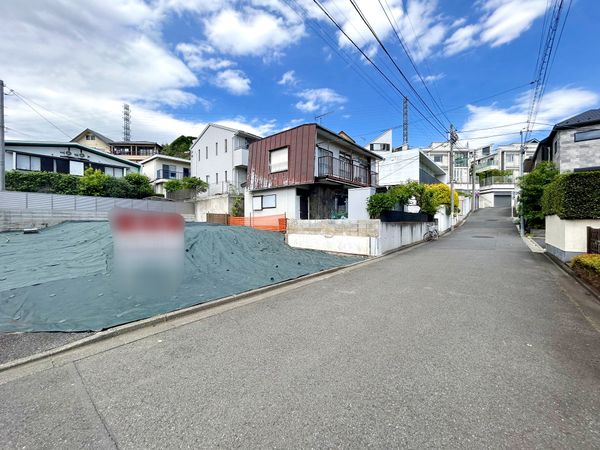 前面道路含む外観