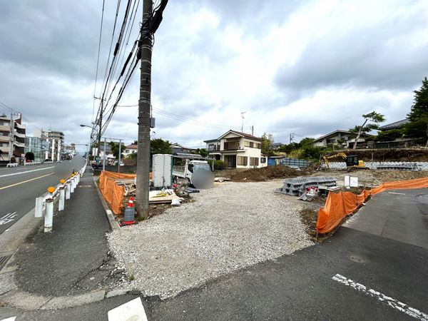 国立市谷保 土地 3号地 前面道路含む外観 国立市谷保 土地 3号地 前面道路含む外観