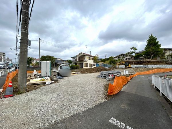 国立市谷保 土地 3号地 前面道路含む外観 国立市谷保 土地 3号地 前面道路含む外観