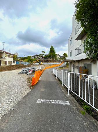 国立市谷保 土地 5号地 前面道路含む外観 国立市谷保 土地 5号地 前面道路含む外観