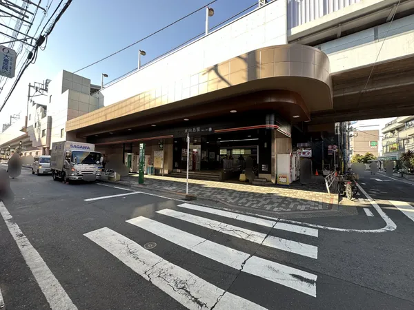 徒歩9分。