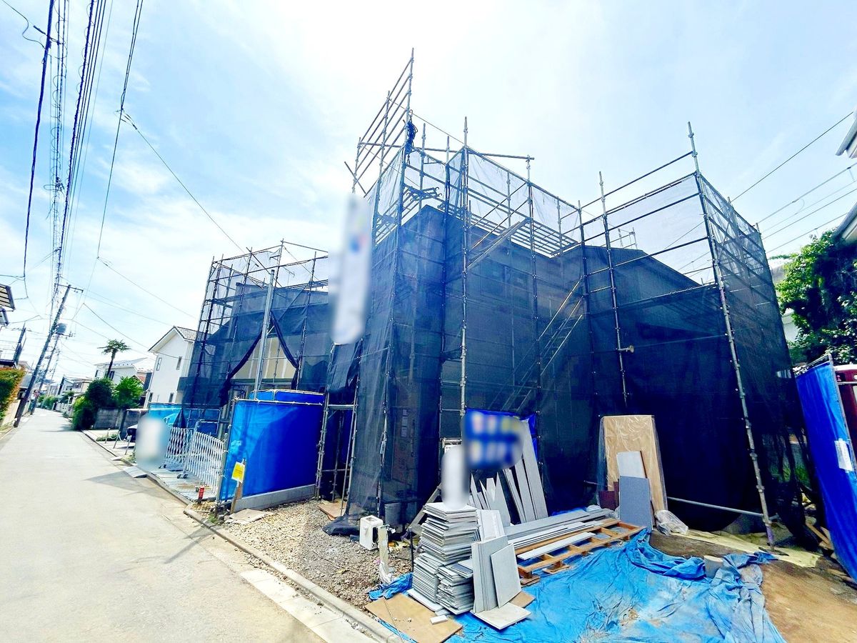 前面道路含む外観