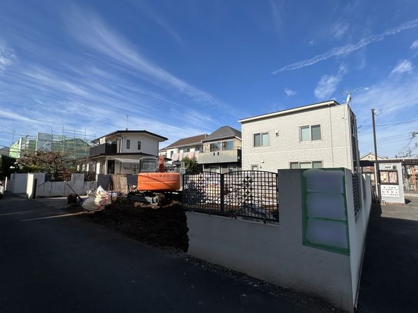 前面道路含む外観