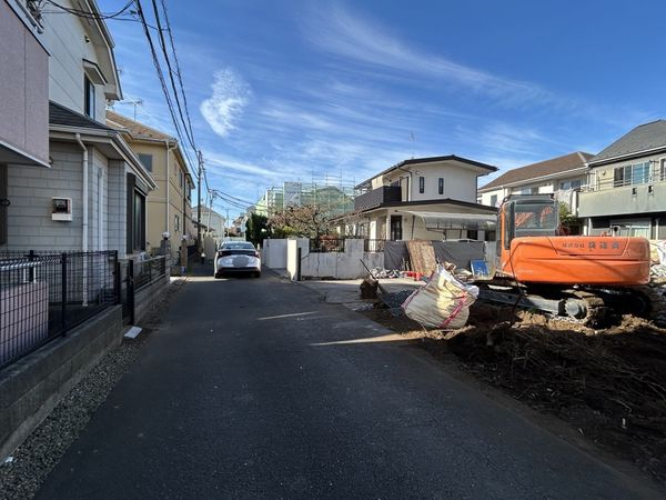 前面道路含む外観