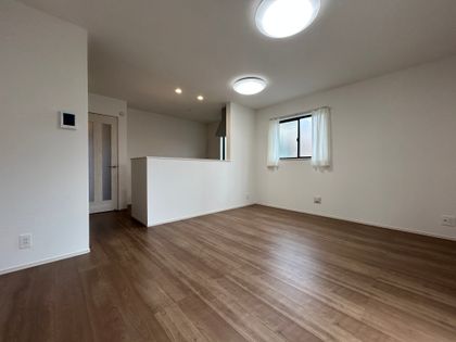 府中市北山町2丁目 B号棟 リビング