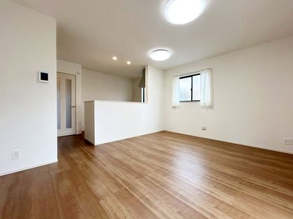 府中市北山町2丁目 B号棟 リビング