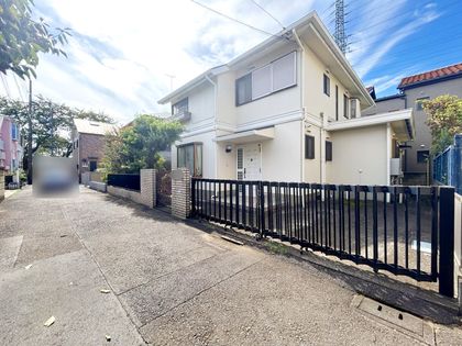 府中市北山町2丁目 前面道路含む外観