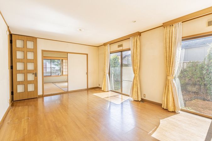 府中市北山町2丁目 リビング