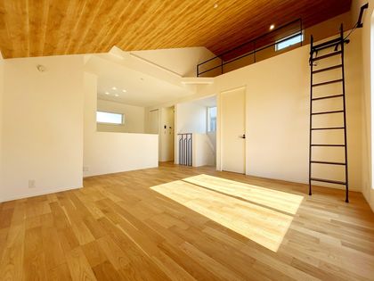 国分寺市内藤1丁目 1号棟 リビング