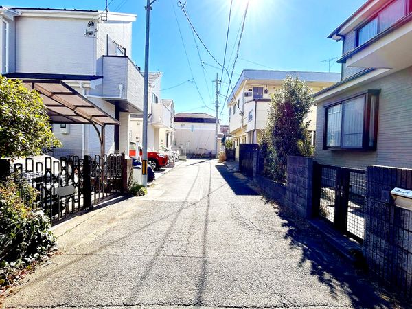 国分寺市富士本1丁目 戸建 前面道路含む外観 国分寺市富士本1丁目 戸建 前面道路含む外観