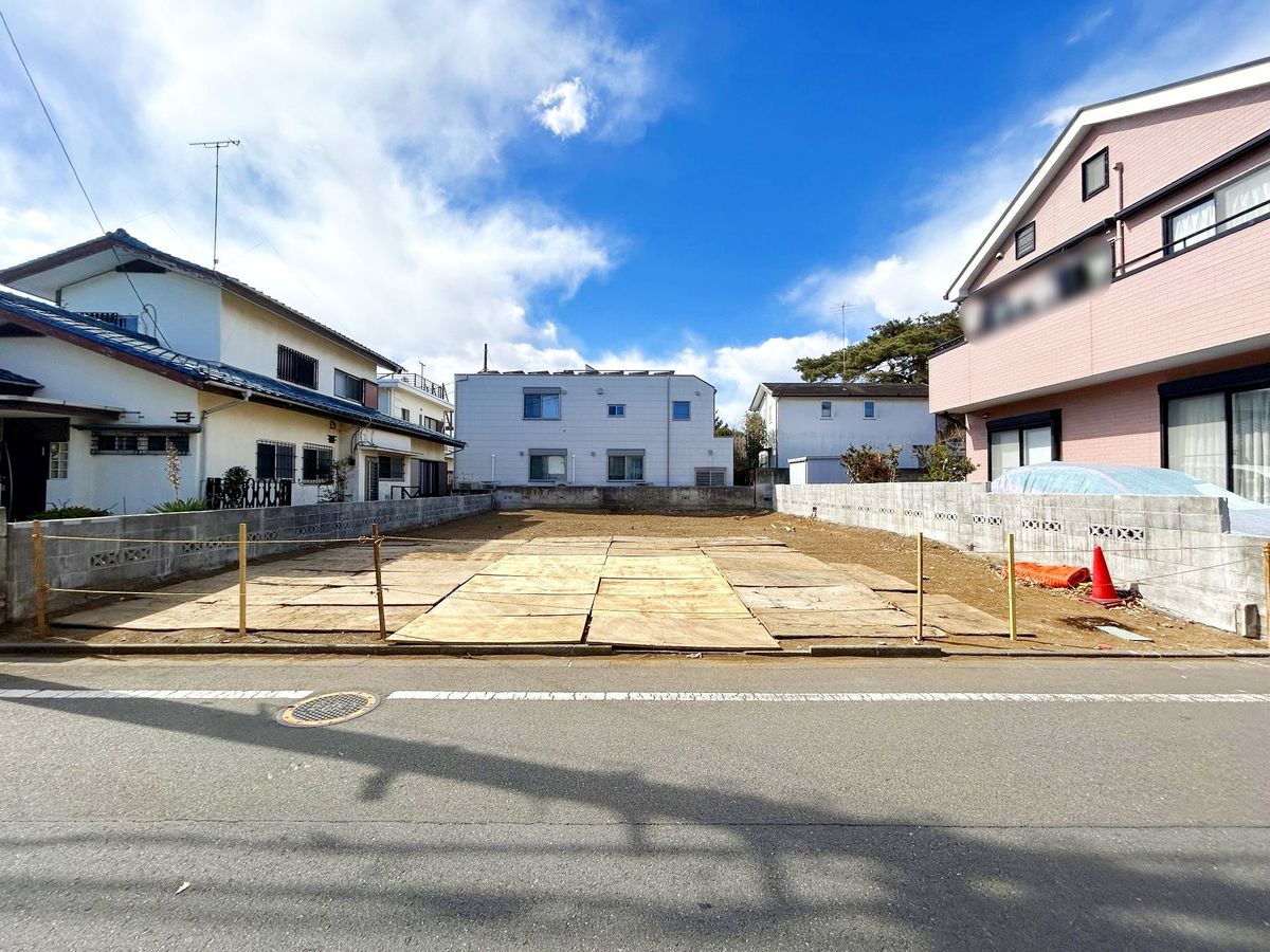 前面道路含む外観