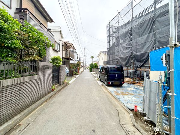 前面道路含む外観