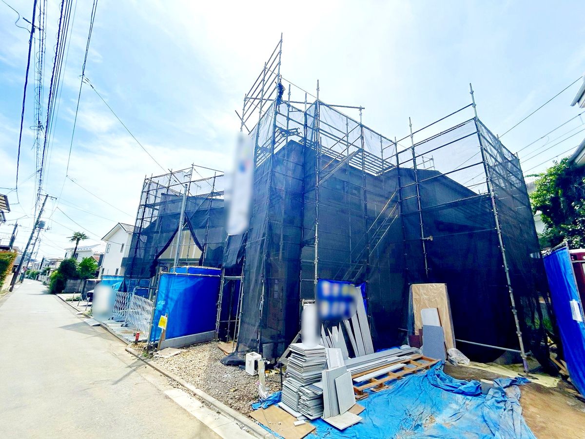前面道路含む外観