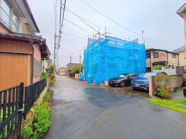国分寺市戸倉4丁目 前面道路含む外観