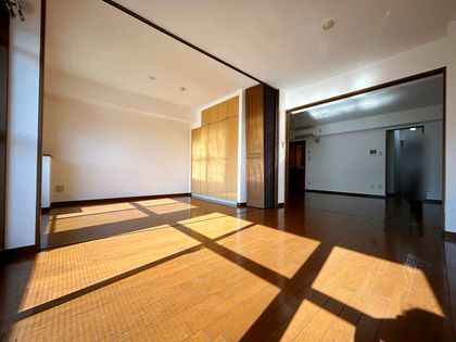 アレックス国立 室内