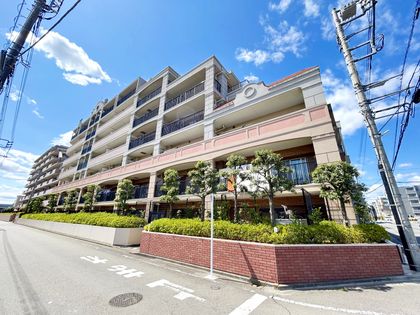 サンクタス国立 外観